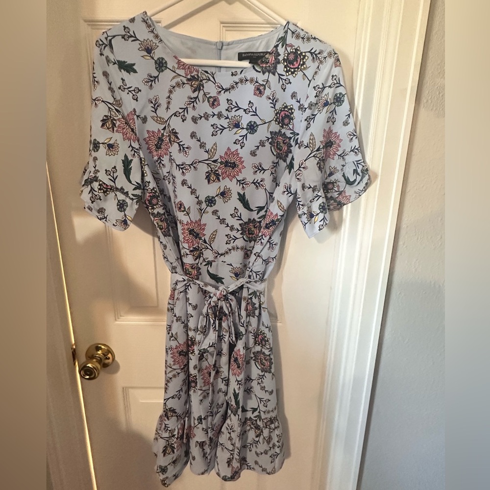 Banana Republic Gray and White Ruffled Wrap Midi Dress